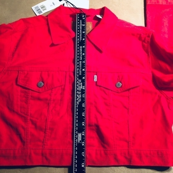 LEVI STRAUSS & CO. Original Trucker Jacket, CROPPED, RED CORDUROY, NWT, Size L - Picture 7 of 8